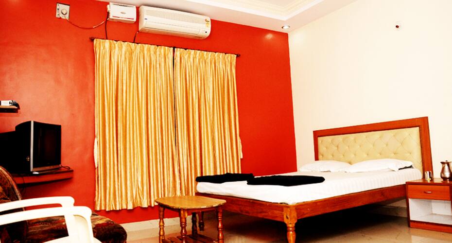 Jewel Rock Hotel, Shimoga 5